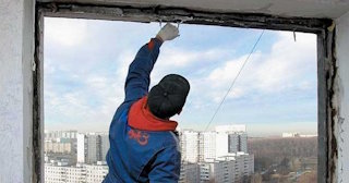 Демонтаж остекления балкона в Североморске - цена от 573 руб. - Сварной-Свм